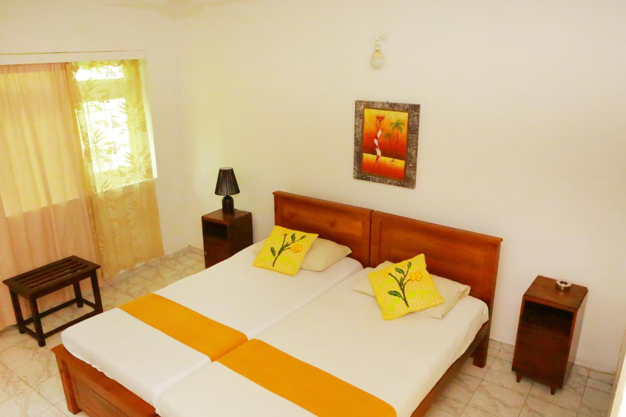 Ranveli Beach Resort Dehiwala-Mount Lavinia Bagian luar foto