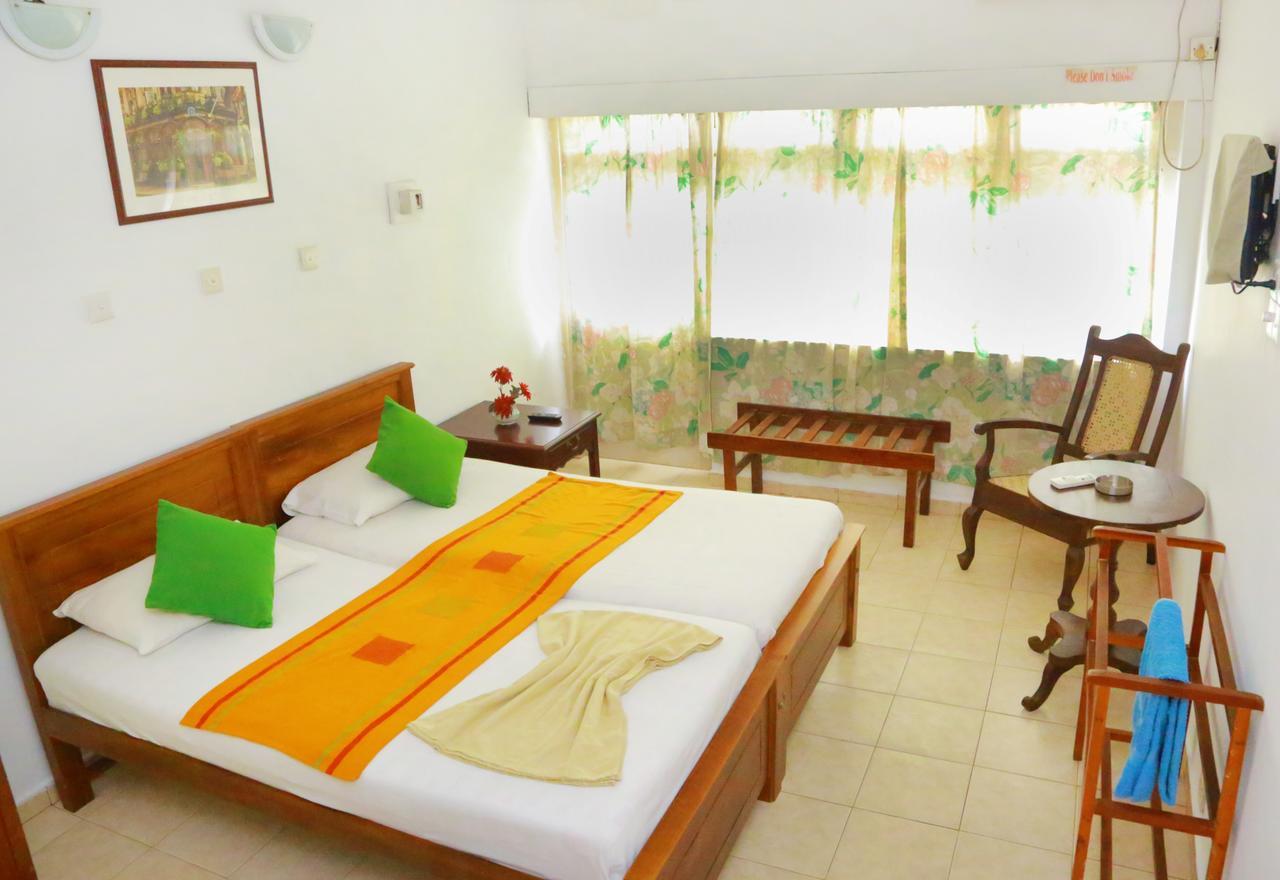 Ranveli Beach Resort Dehiwala-Mount Lavinia Bagian luar foto