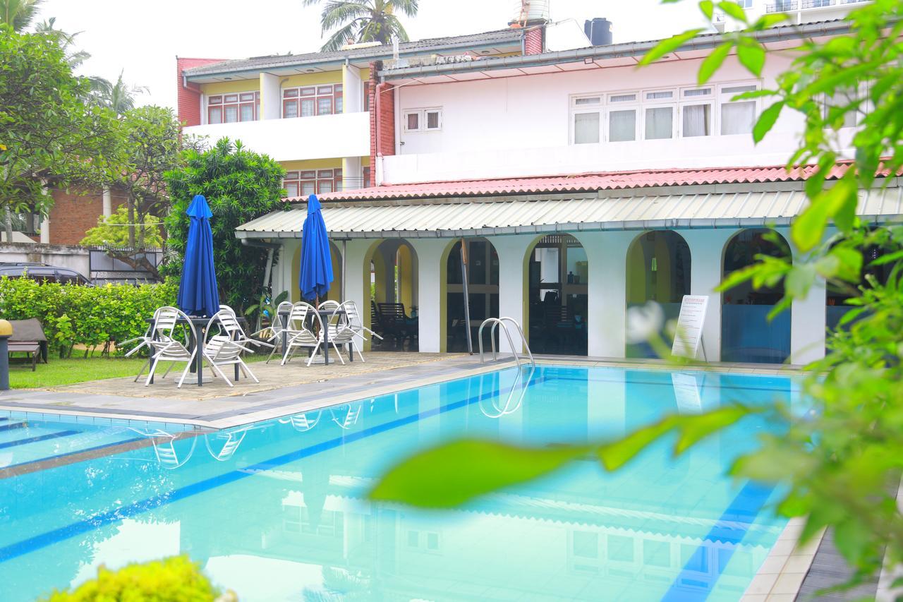 Ranveli Beach Resort Dehiwala-Mount Lavinia Bagian luar foto