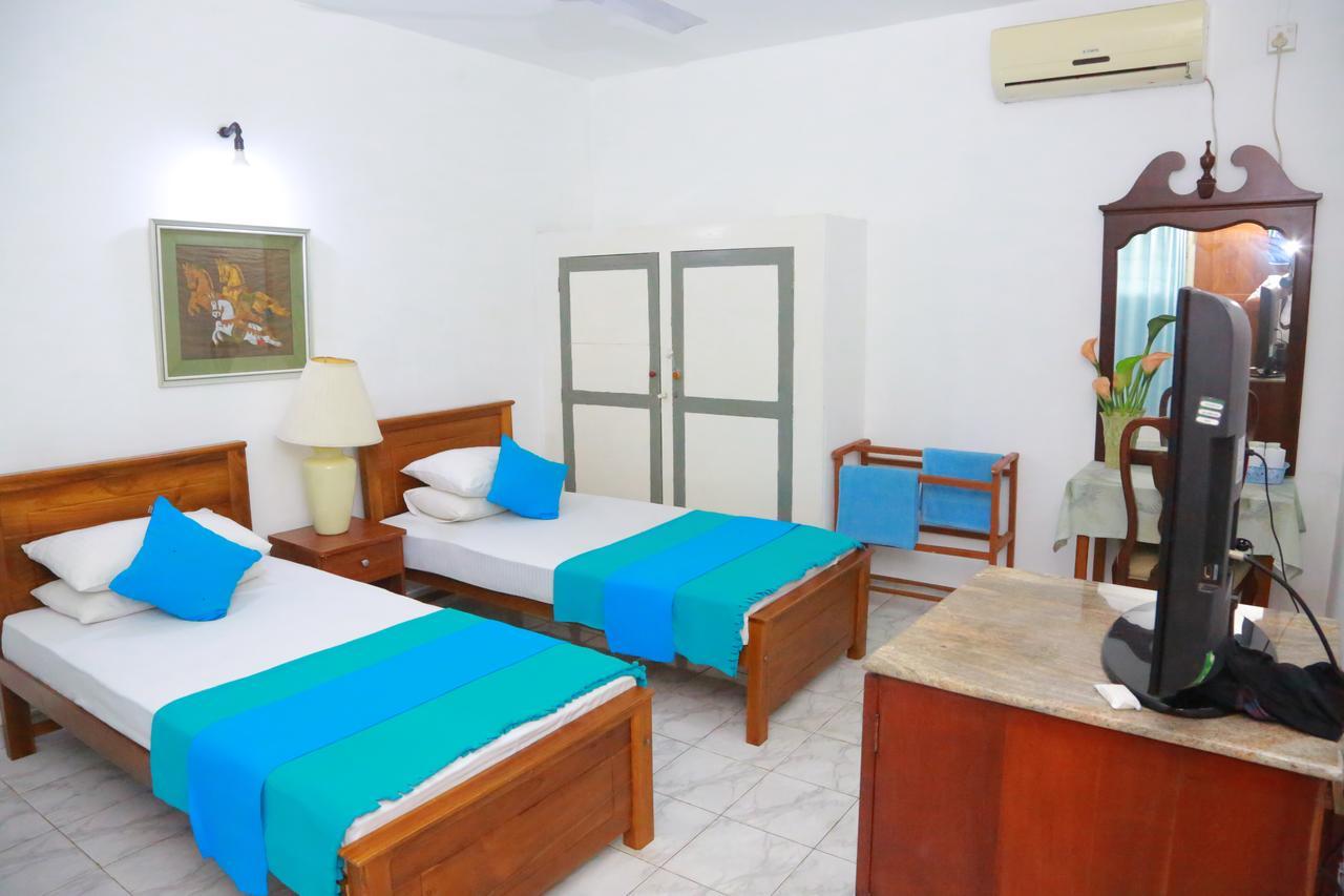 Ranveli Beach Resort Dehiwala-Mount Lavinia Bagian luar foto