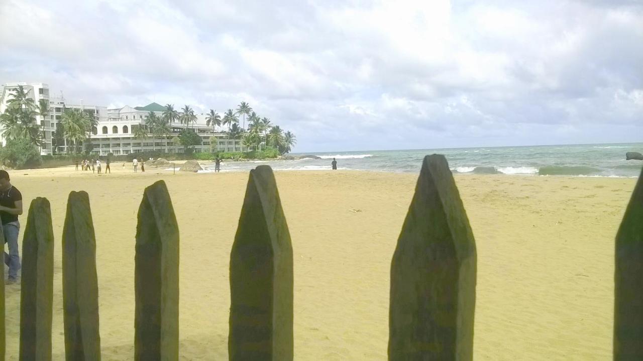 Ranveli Beach Resort Dehiwala-Mount Lavinia Bagian luar foto