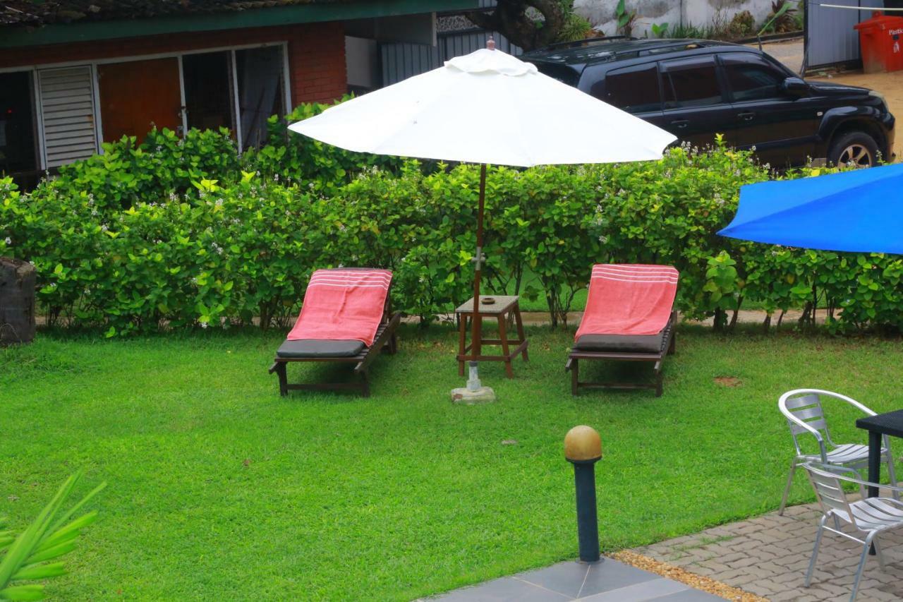 Ranveli Beach Resort Dehiwala-Mount Lavinia Bagian luar foto