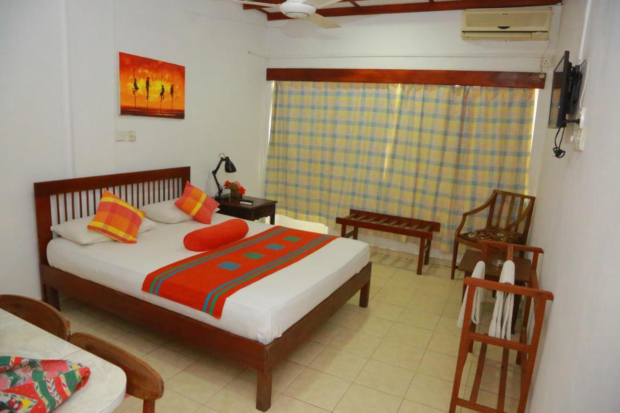 Ranveli Beach Resort Dehiwala-Mount Lavinia Bagian luar foto